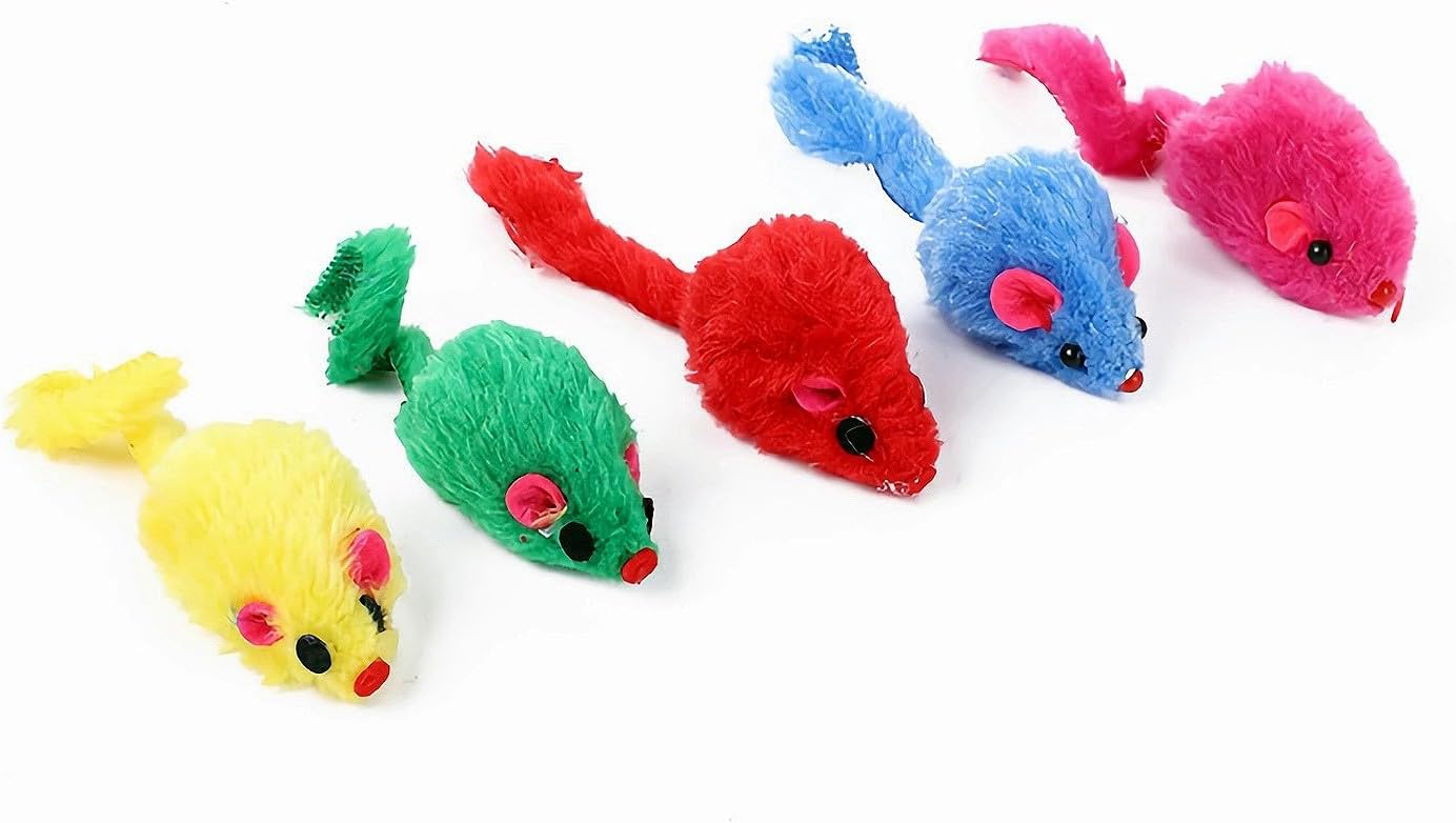 Overhead perspective of Maiguangta interactive catnip mice toys for kittens and puppies.