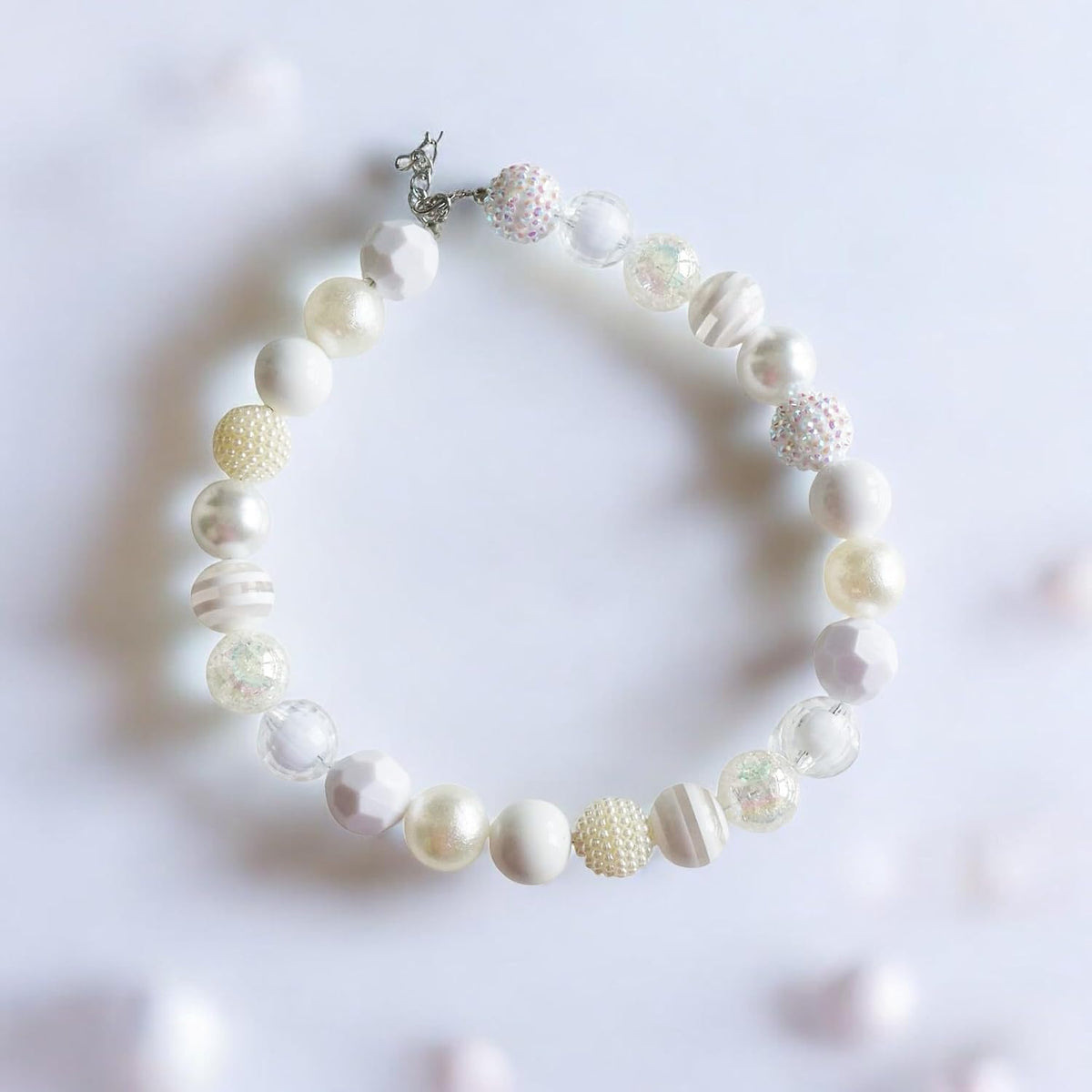 Elegant mixed texture artificial pearl pet necklace for birthdays and wedding party celebrations.