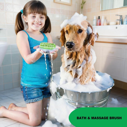 Metopets gentle curry comb with removable screen showing pet hair cleanup feature