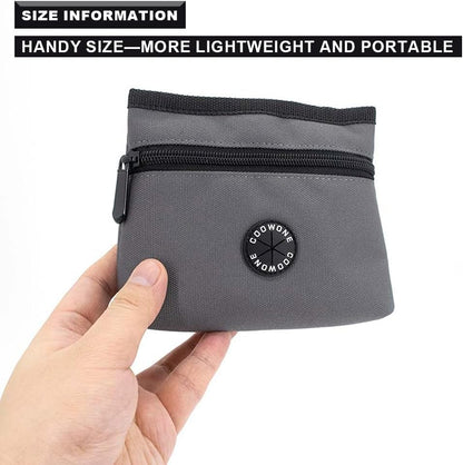 COOWONE dog treat pouch demonstrating the removable and washable inner lining