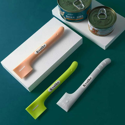 Kvoike pet food spoon scraping food from a metal can