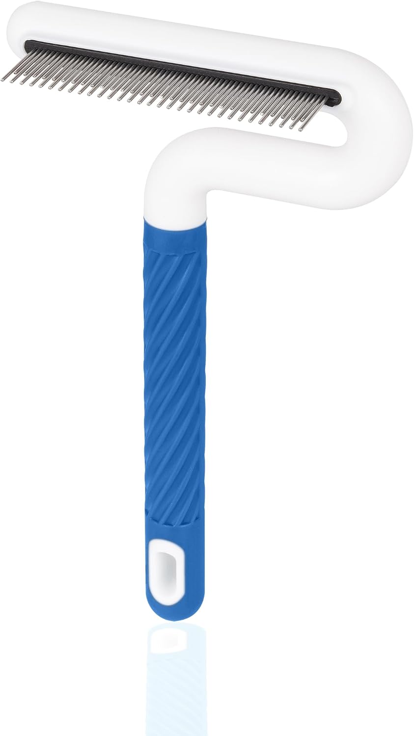 Close up of TailGurus grooming tool handle ergonomics