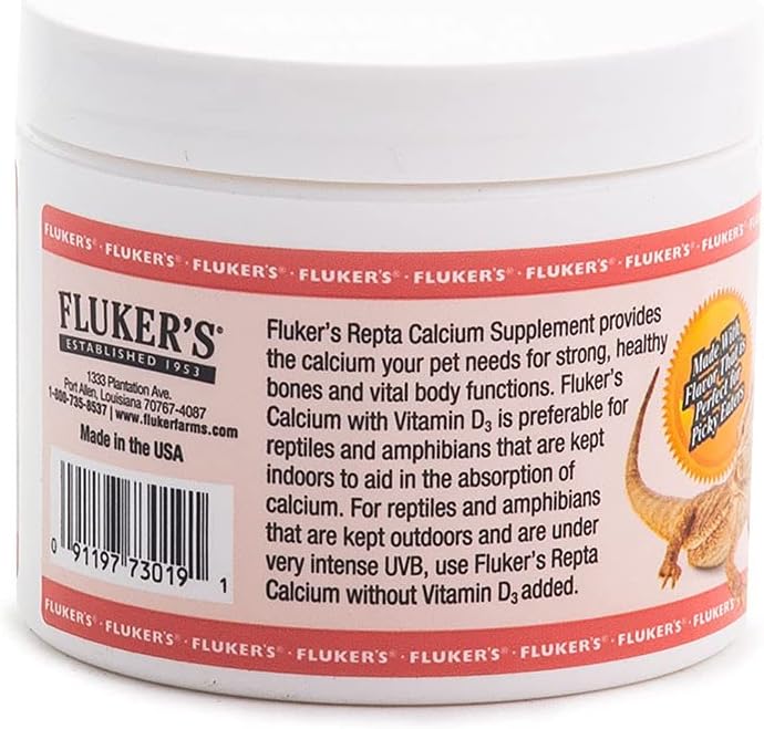 Flukers strawberry banana flavored lizard calcium dusting powder close up.
