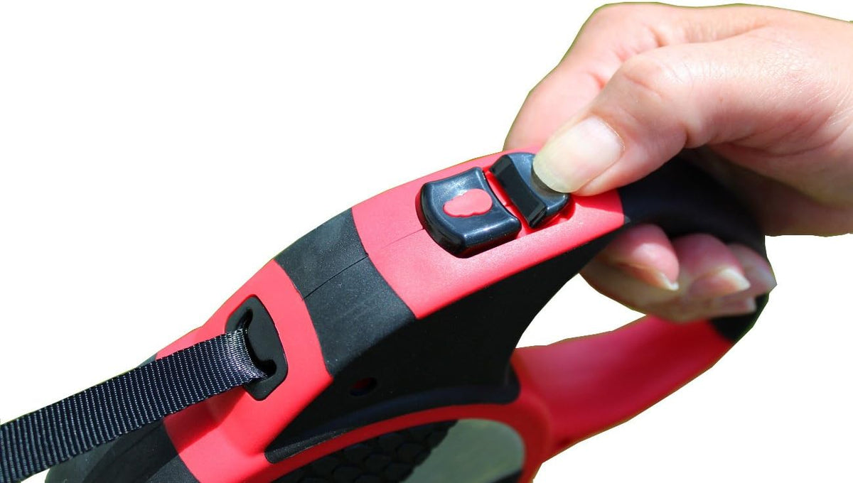 Ergonomic soft grip handle detail on Kong dog leash