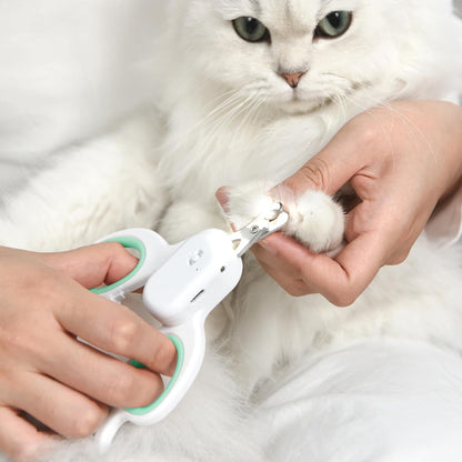 USB charging port detail on Pakeway pet grooming tool