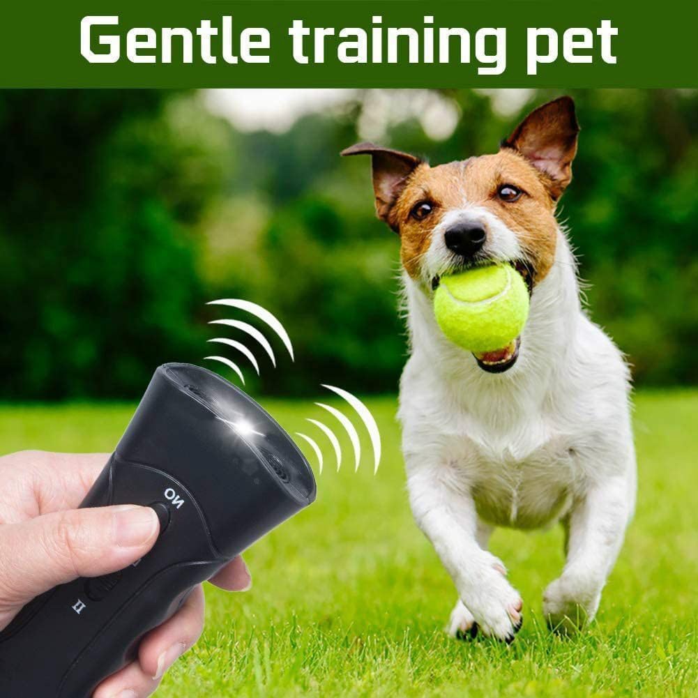Handheld ultrasonic training device for dogs