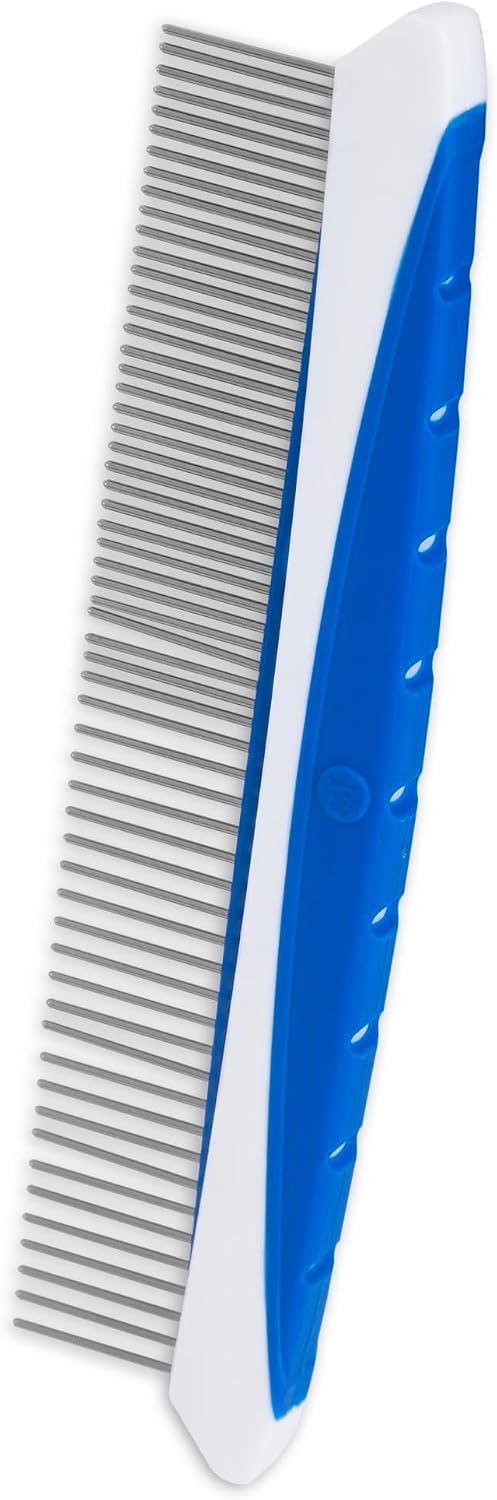 Close-up of the 360-degree rotating rounded metal teeth on pet detangling comb