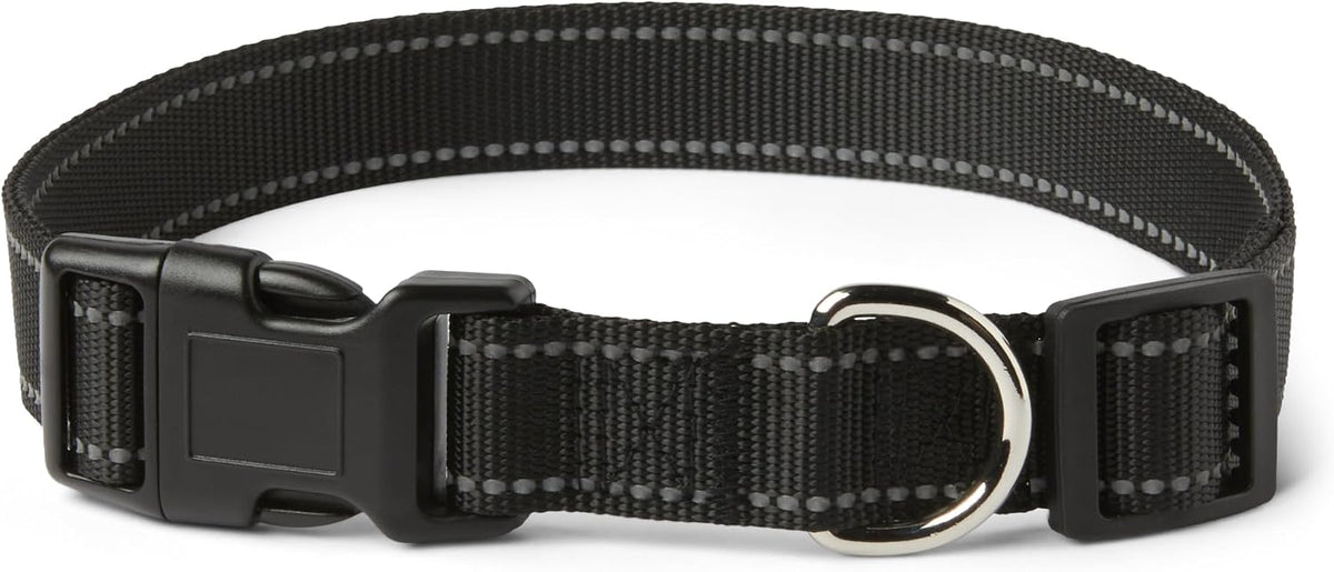 Adjustable nylon strap mechanism of Amazon Basics pet belt