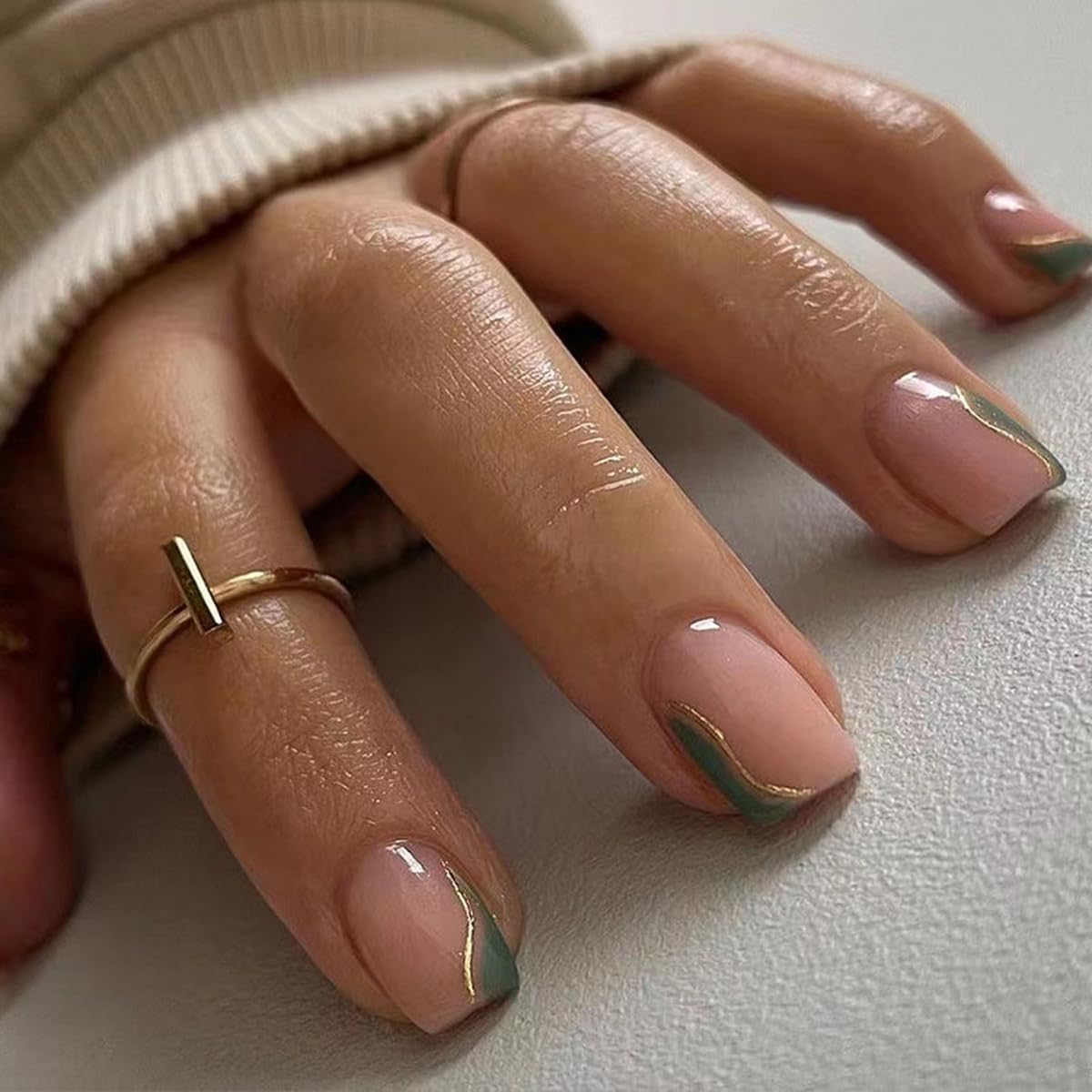 Divuukyi Mivota short square nude and green gold press on nails front view