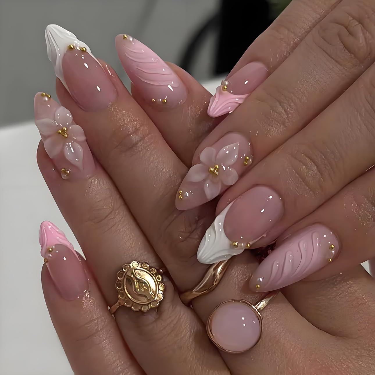 Lpooddnu 3D pink almond French tip press on nails front view