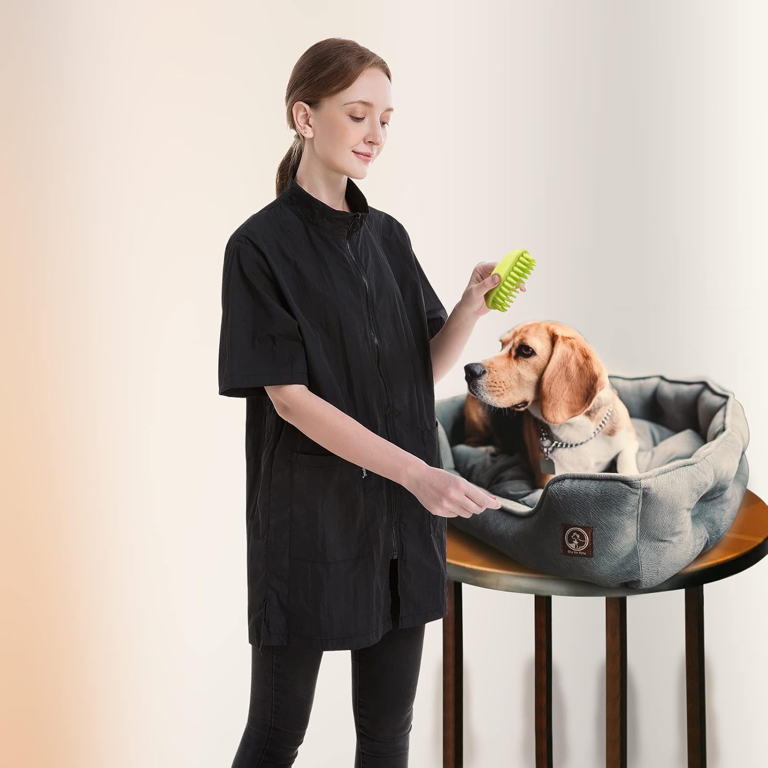 DHXYZZB Anti Static Groomer Uniform showcasing the premium hair repelling fabric material close up.