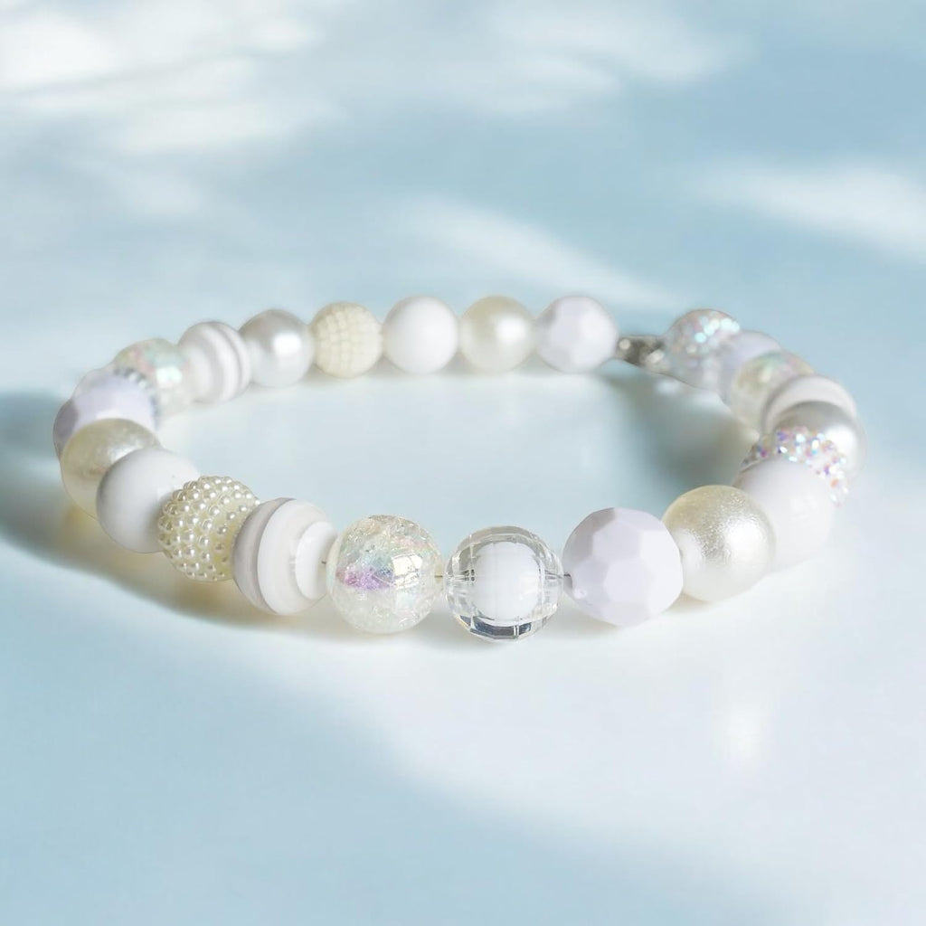 Adjustable sparkling pet jewelry showing the durable inner stainless steel core wire construction.