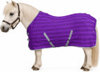 Challenger pony airflow mesh sheet details displaying the secure belly straps and chest closures