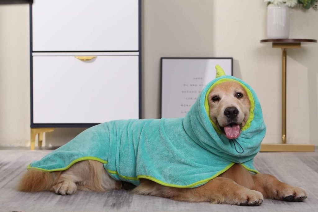 Pawyee microfiber dog towel set with hood detail