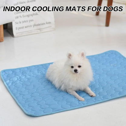 Cataccessori premium pet cooling pad highlighting the secure non slip bottom base fabric