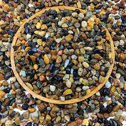 Close up of 1/4 inch natural pea gravel river rocks