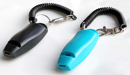 Elastic spring wrist strap on the HoAoOo dog training whistle for hands free use.