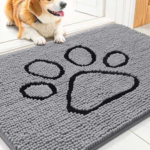 Close up view of the absorbent chenille microfiber noodles on the pet rug