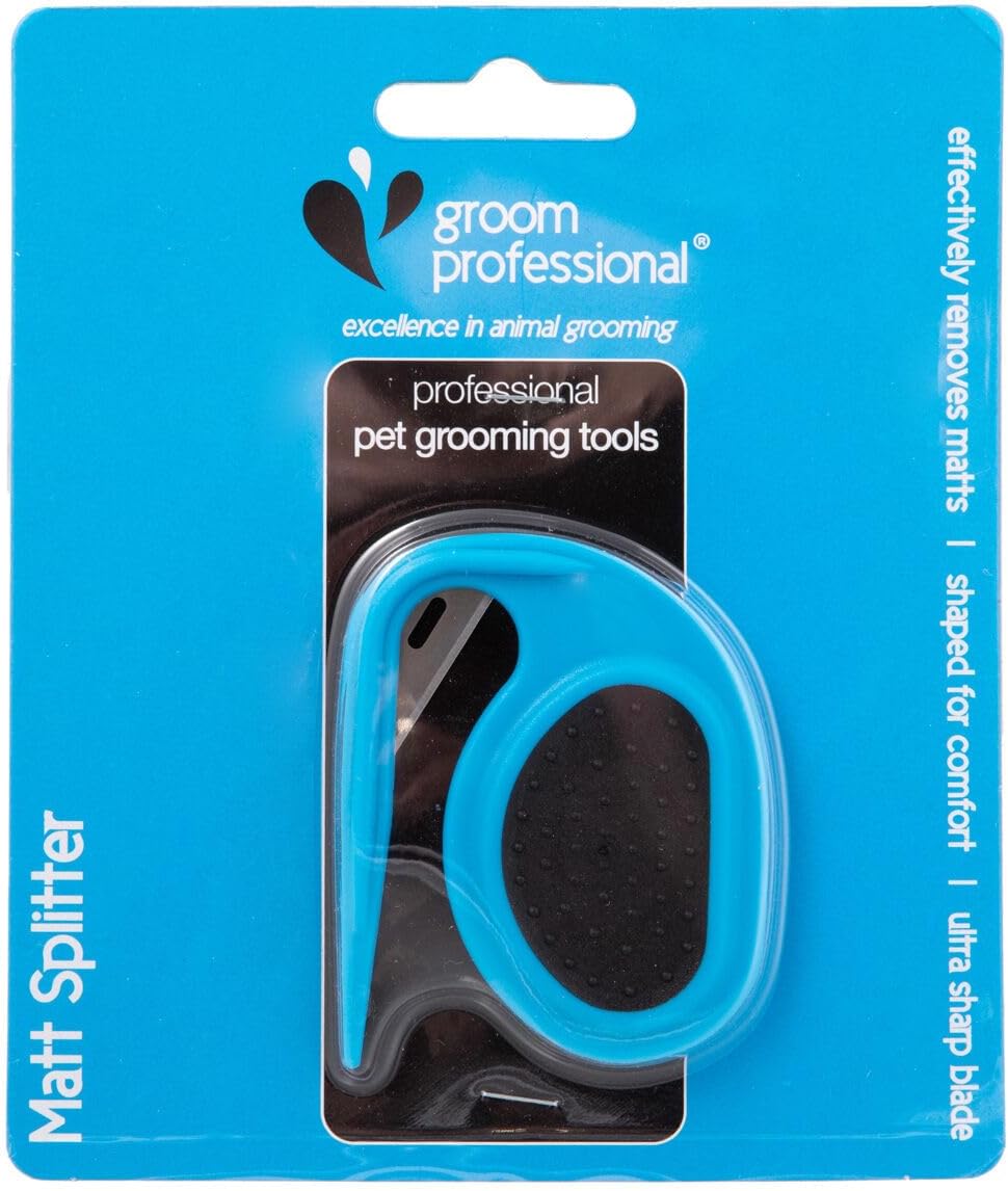 Close up of Groom Professional dematting tool blade and ergonomic handle grip.