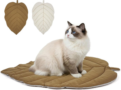 Close up of soft fabric on Supet leaf pet pad