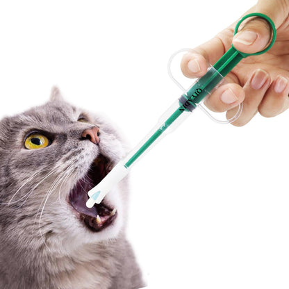 QIYADIN pet pill shooter front view green medicine dispenser syringe for cats