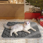 ULIGOTA self warming dog crate pad close up view of the durable silver grey border stitching.