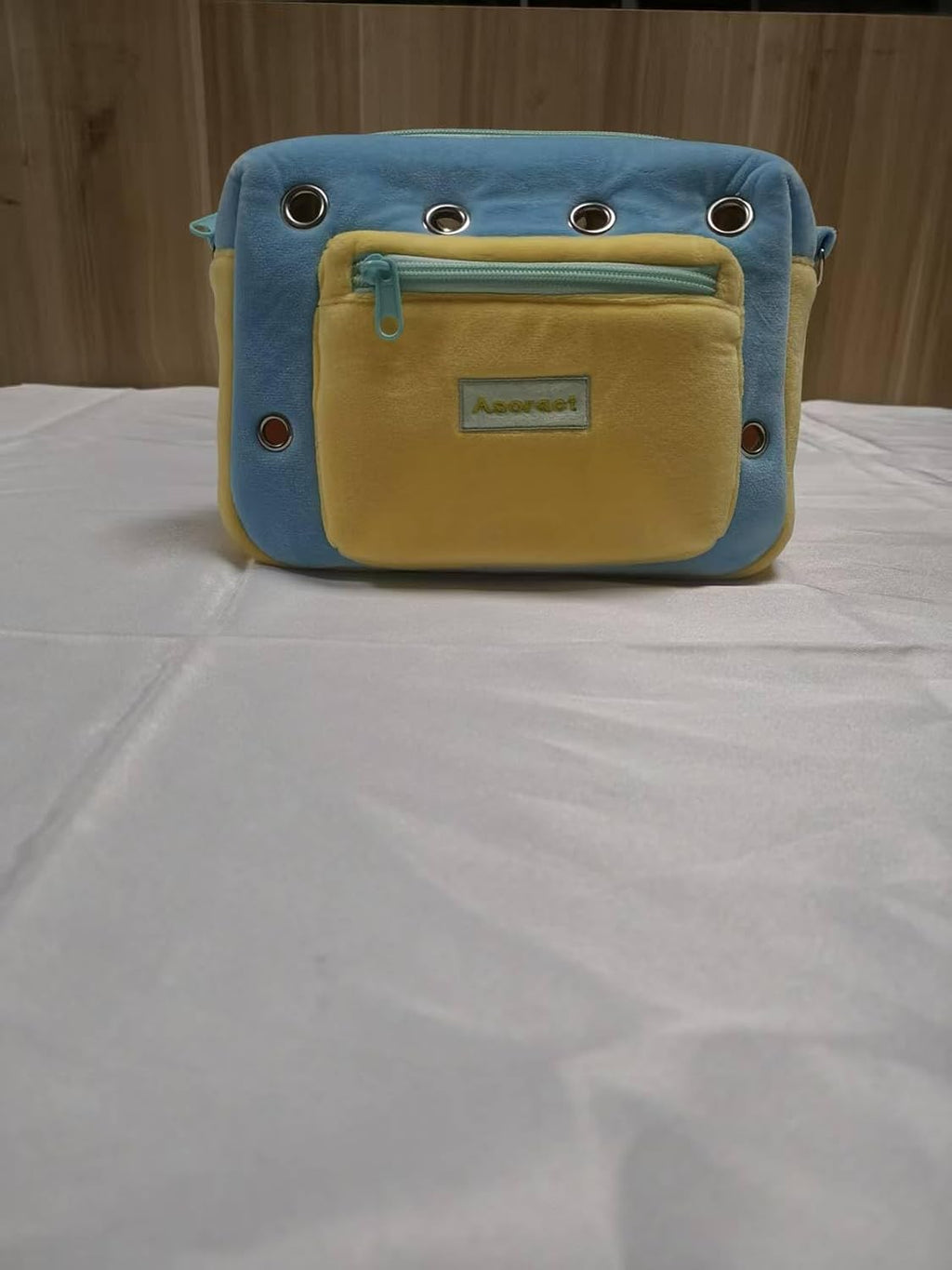 Jerliflyer lightweight travel pouch worn over shoulder
