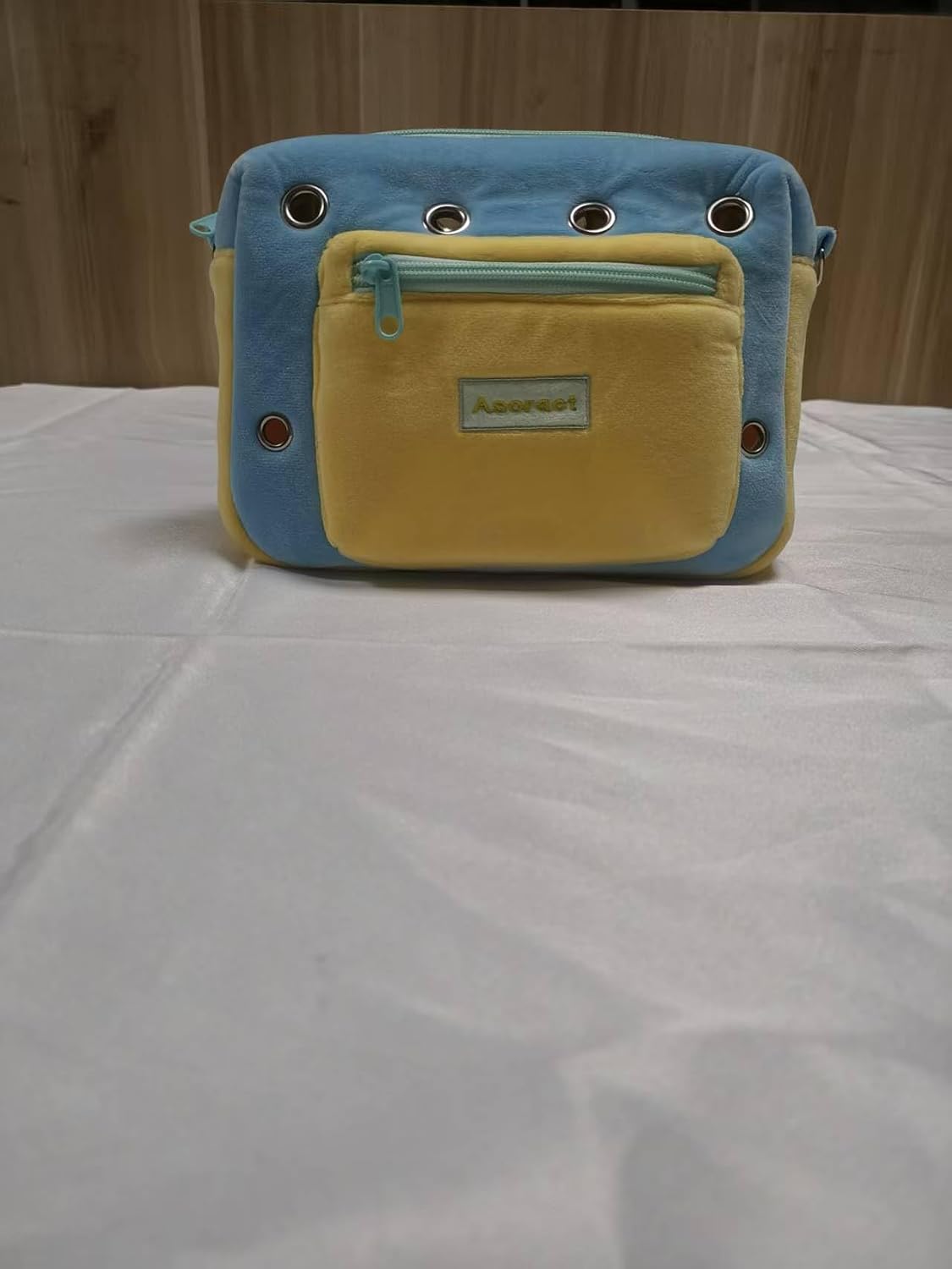 Jerliflyer lightweight travel pouch worn over shoulder
