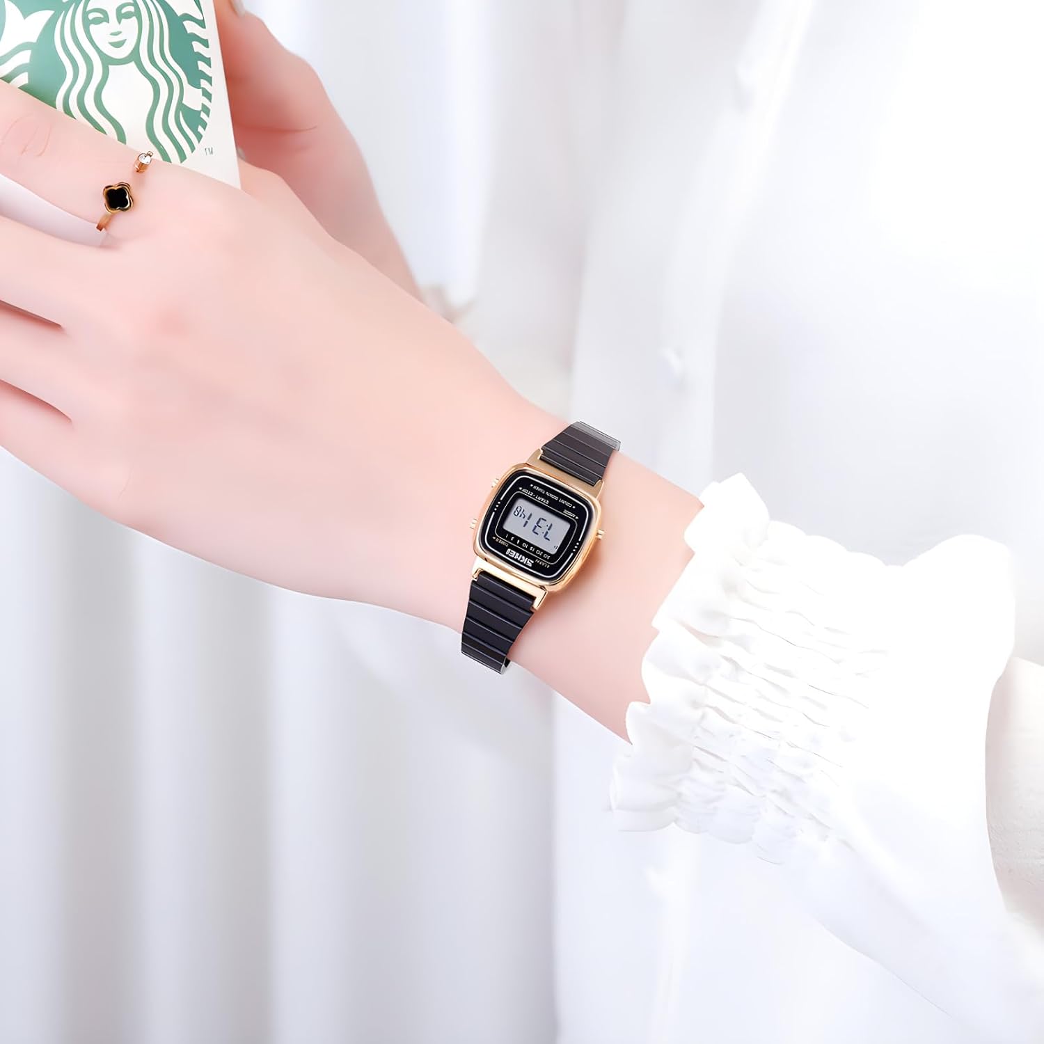 Close-up of the high-hardness scratch-resistant glass watch face on the MASTOP elegant simple ladies wrist watch.