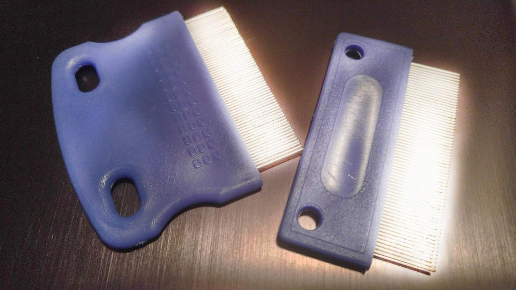 Close up view of the fine tooth stainless steel pins on the Mindful Pets professional dog eye grooming comb