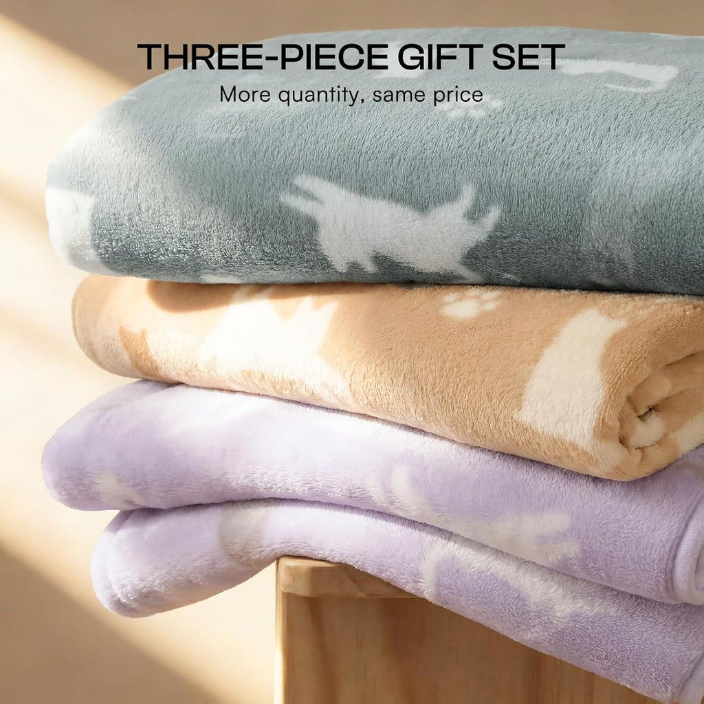 Close up texture of Luciphia double sided plush fleece small pet blanket