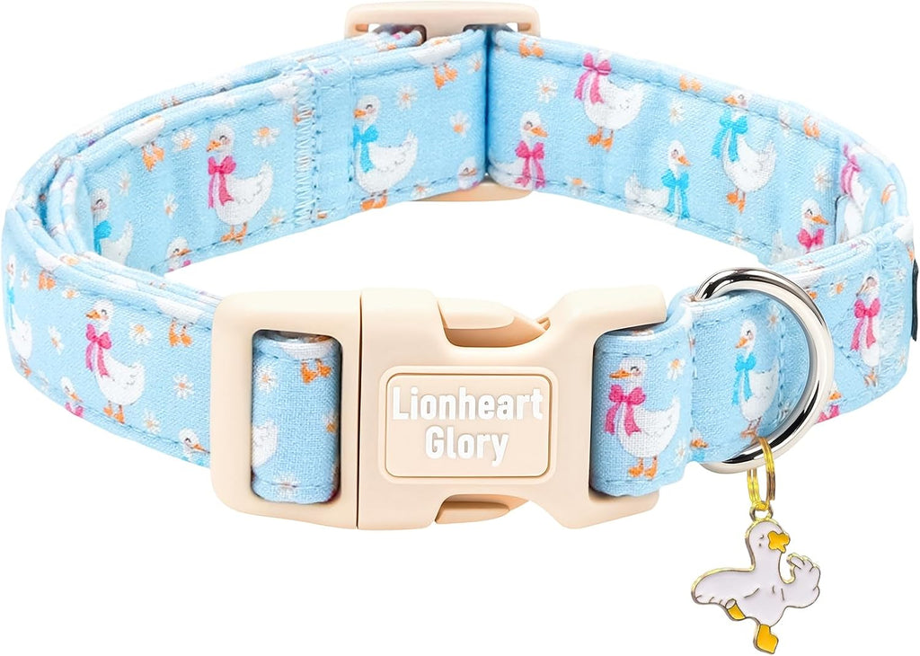 Quick release buckle on patriotic dog accessory
