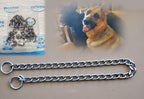 Close up view of the durable double ring clasp system on the slip link collar.