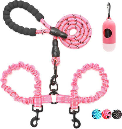 BAAPET double dog leash close up on the heavy duty alloy metal snap hooks.