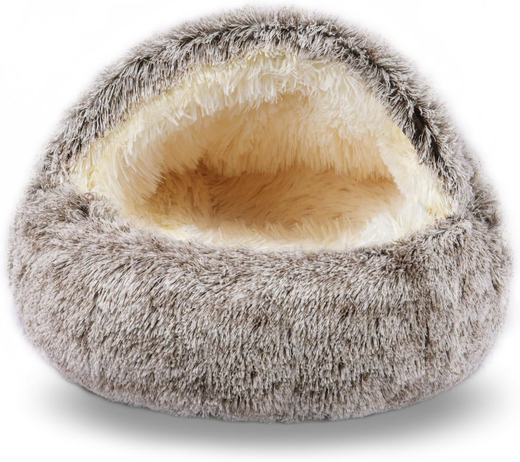 Close up of plush fabric on Formycatie pet bed