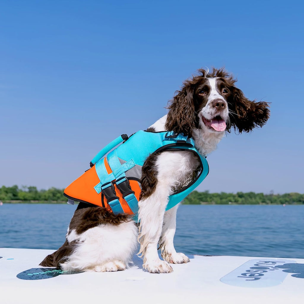 Waterproof ripstop fabric pet flotation device close up