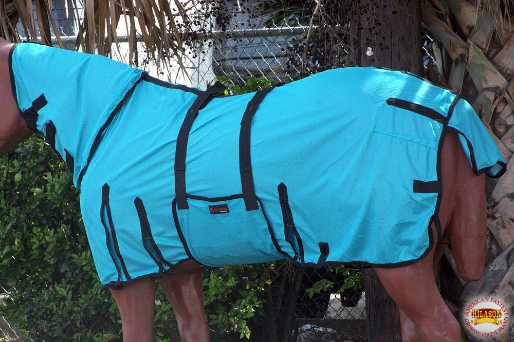 Side profile of a horse wearing the Hilason UV protection breathable turnout sheet