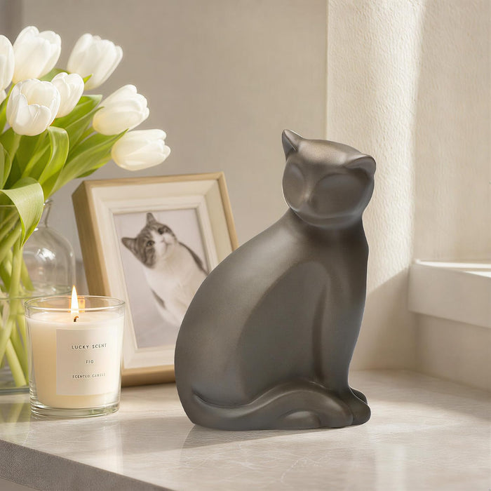 Pet Urns for Cats, Elegant Ceramics Keepsake for Pet Ashes - Image 1