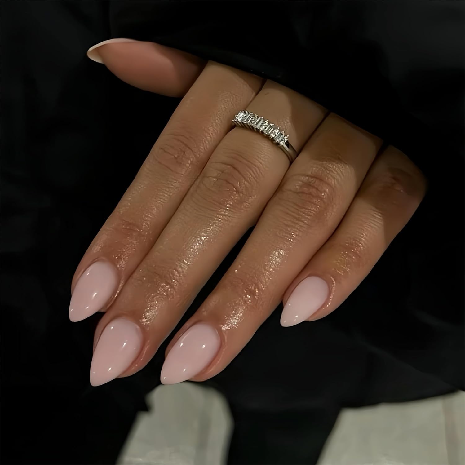 KQueenest dusty pink short almond press on nails front view