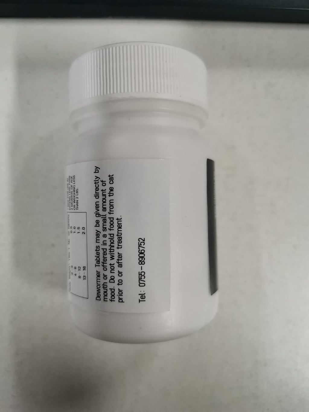 LuxeVib cat and kitten dewormer treatment for roundworms tapeworms and hookworms.