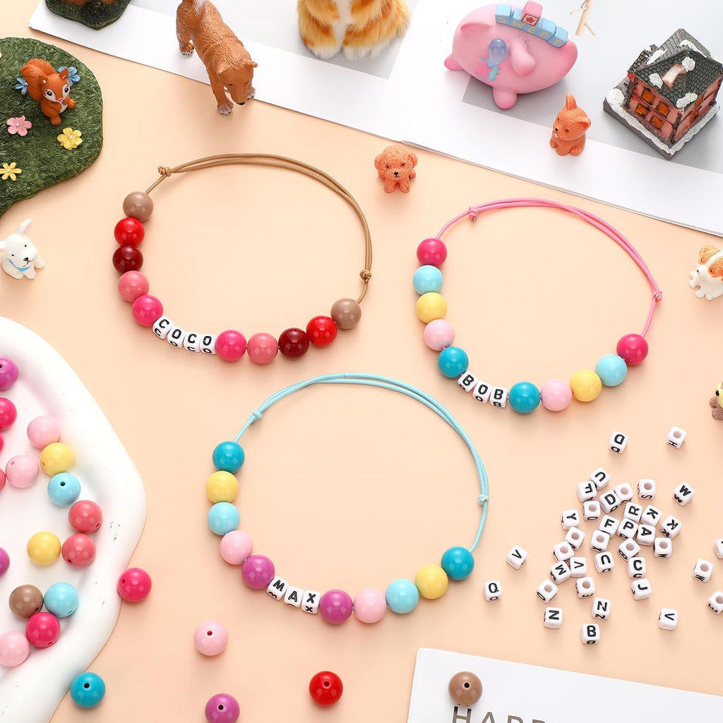 Quelay pet lover gift packaging containing over two hundred pieces of jewelry making supplies