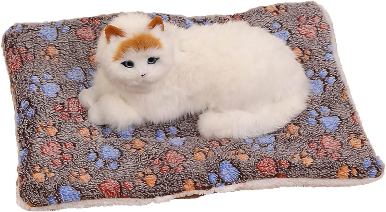 Machine washable soothing pet blanket for indoor cats shedding control