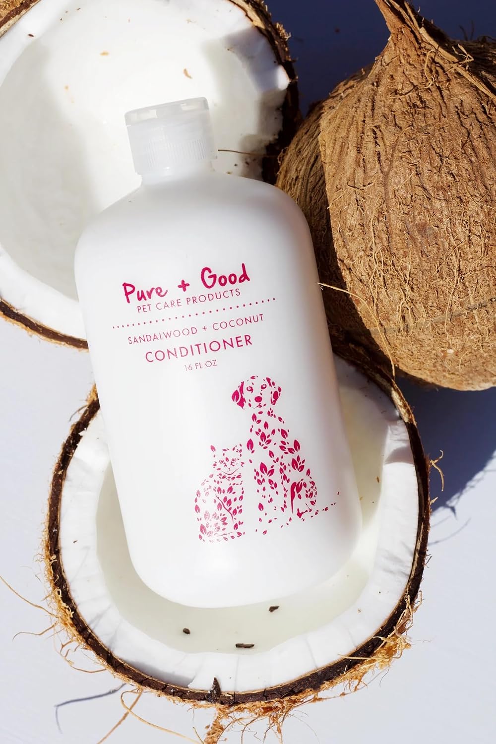 Moisturizing sandalwood and coconut pet conditioner packaging close up