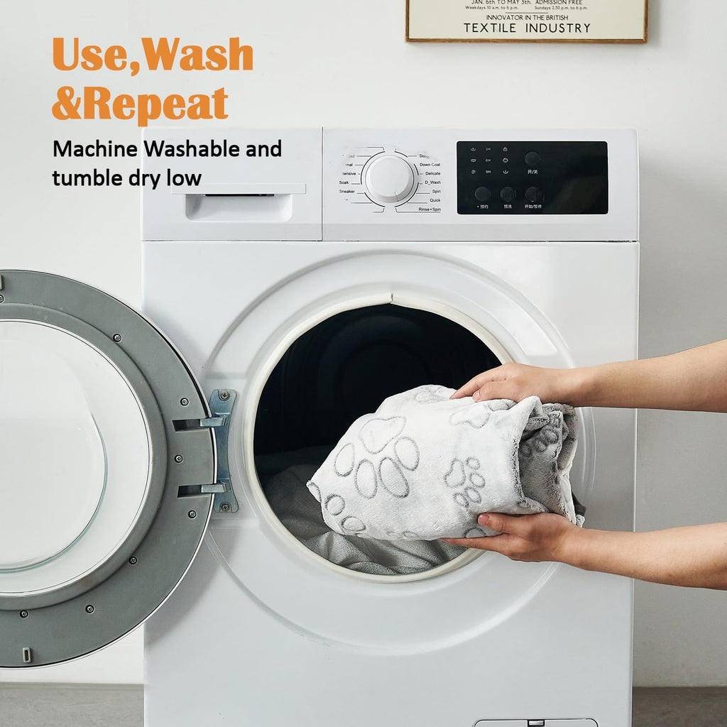 Qeils puppy pad placed inside a pet crate