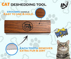 Ergonomic non slip wooden handle of the I.N Premium shedding tool for cats and dogs.