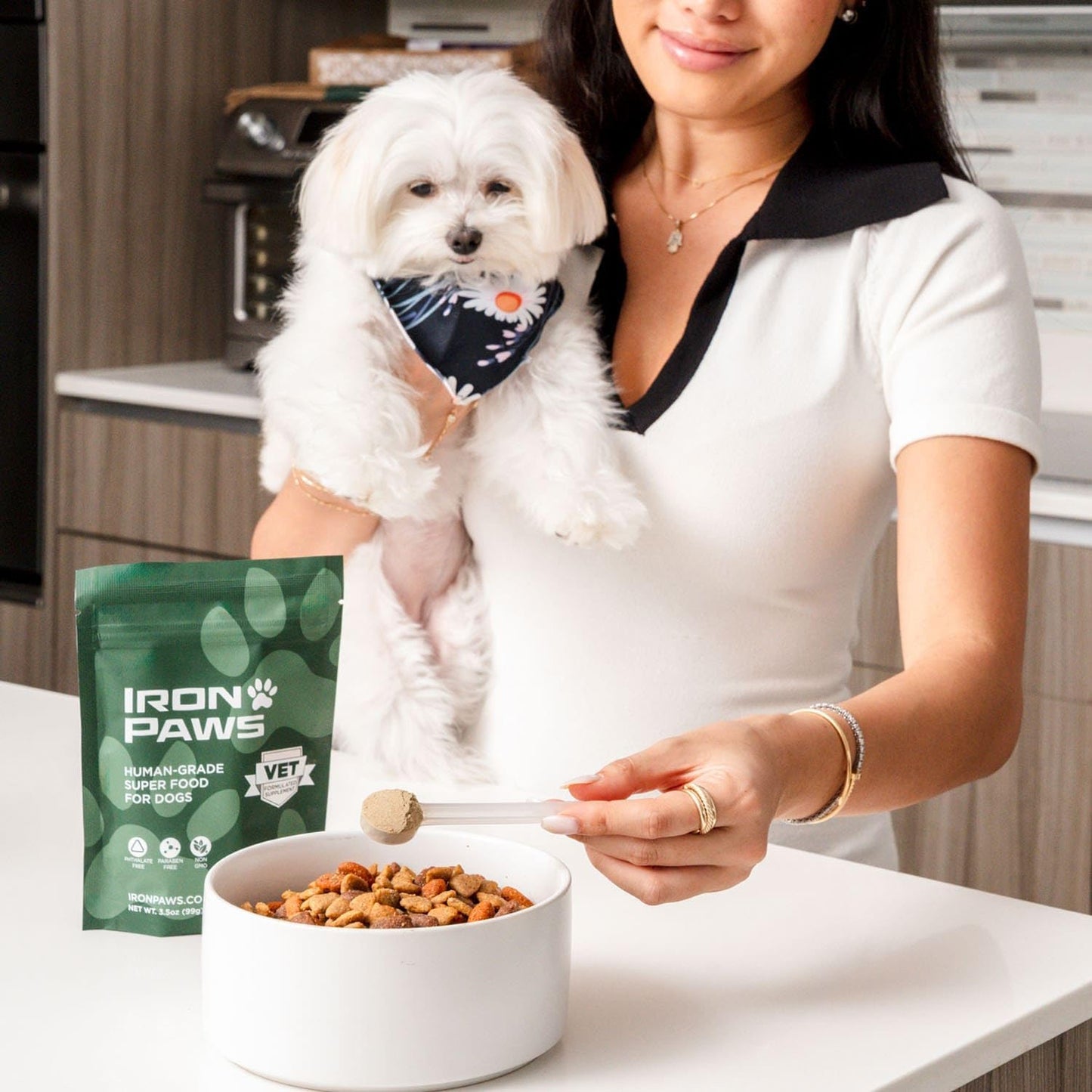 Veterinarian formulated dog greens powder for hip and joint mobility close up