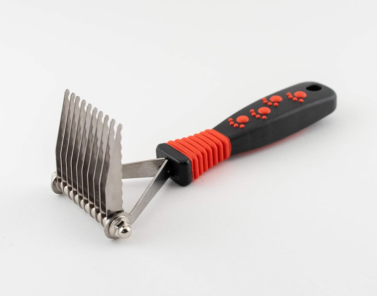 Close up of stainless steel blades on Paw Brothers grooming tool