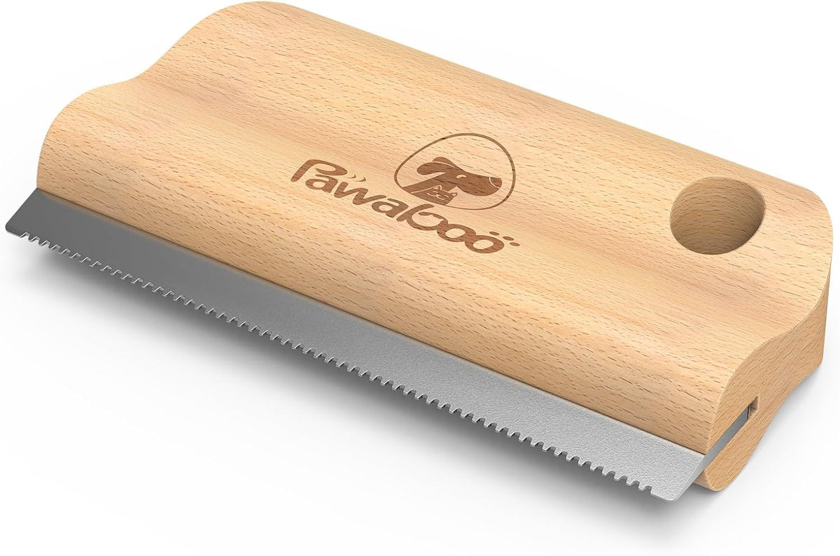 Side angle view of the curved wooden grip on the Pawaboo professional pet grooming rake.
