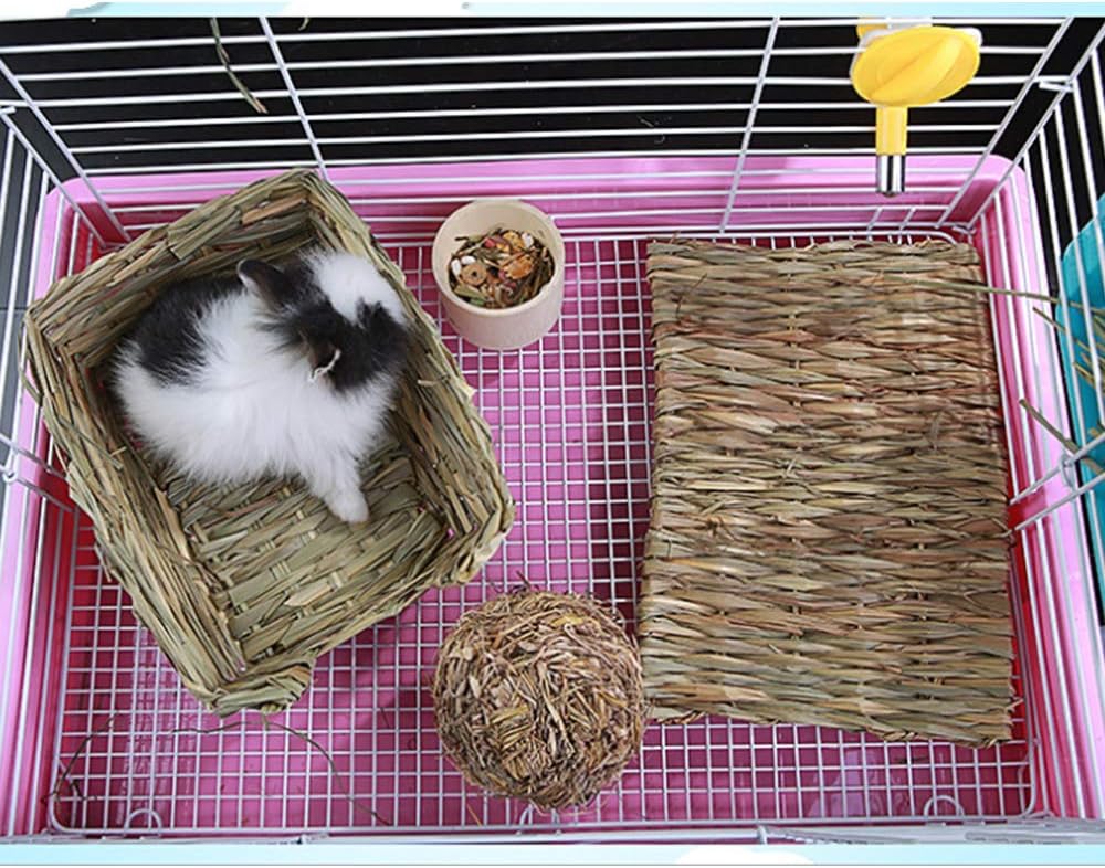 Hamiledyi natural chew toy mat inside cage setup