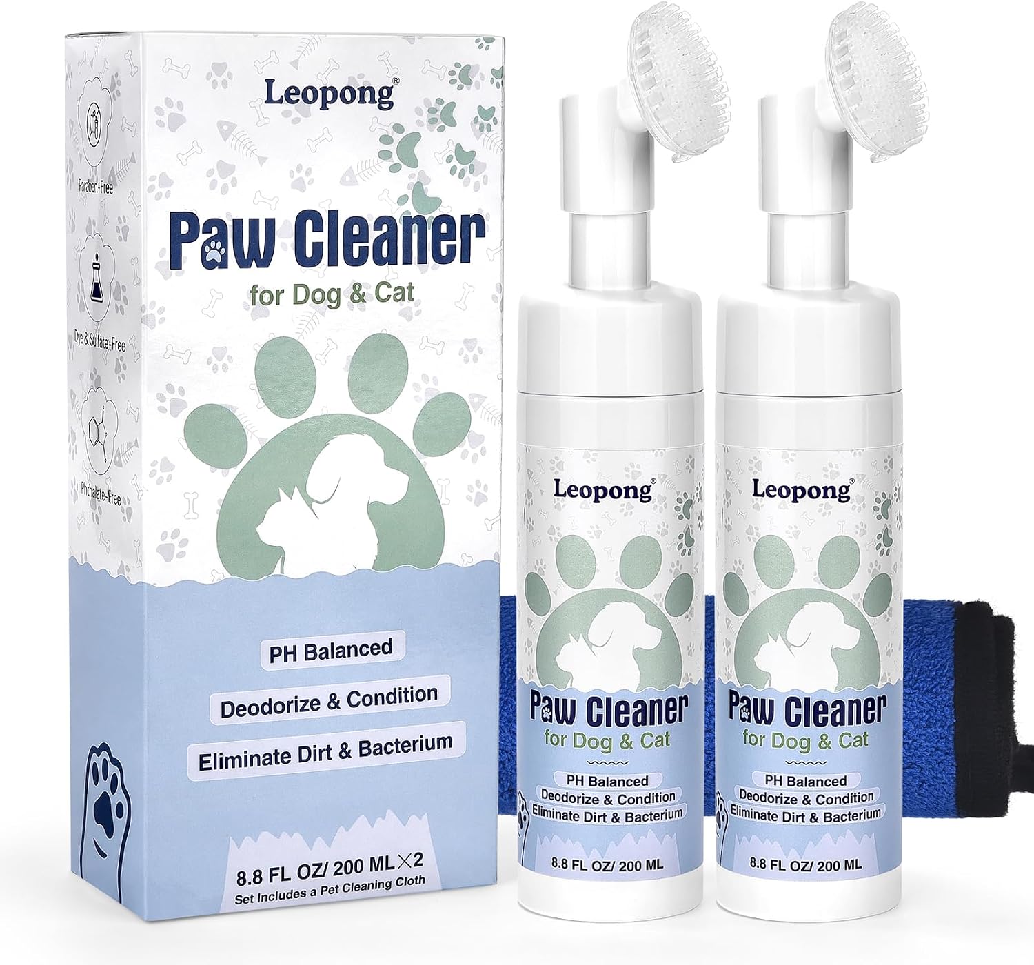 Leopong paw cleaning foam demonstration on pet